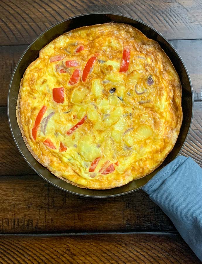 Tortilla de Patatas (Spanish Tortilla) - Food Daydreaming